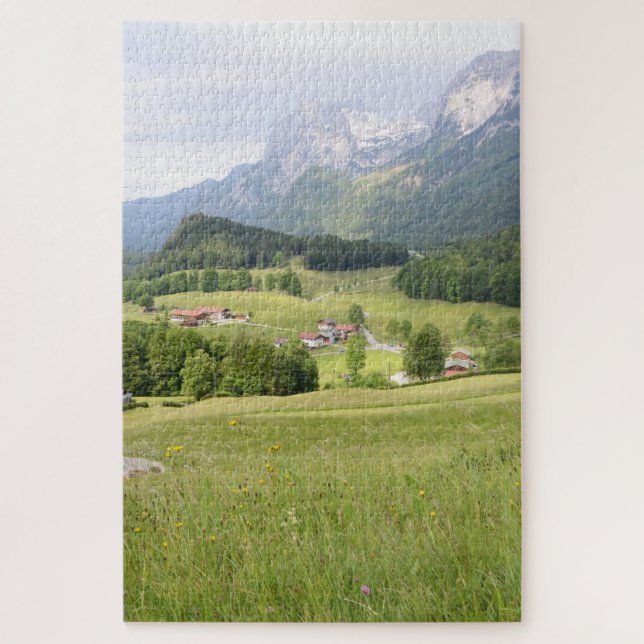 Schönes Foto in den Schweizer Alpen (Vertikal)