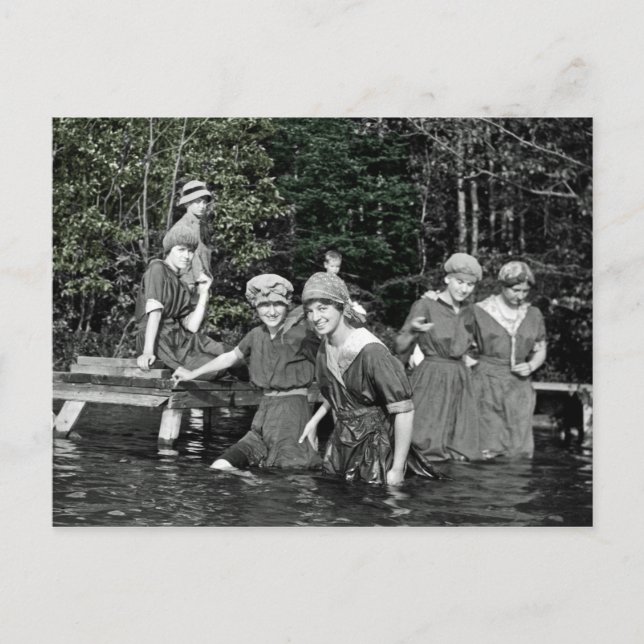 Schönes Frauenkolorsplash 1916 Schwimmen im See Postkarte (Vorderseite)