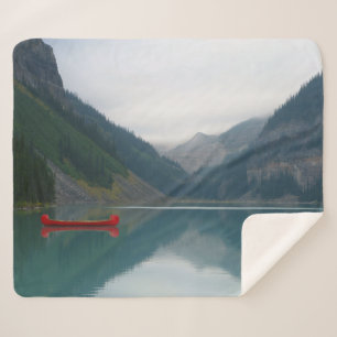 Schönes Friedlicher See Red Canoe Boat Sherpadecke
