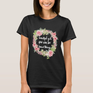 Schönes Girl, das man tun kann, was hart Schwarzes T-Shirt