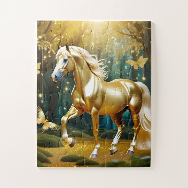 Schönes goldenes Pferd, Fantasiekunst (Vertikal)