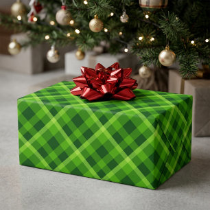Schönes grünes kariertes Geschenkpapier mit Baum-M