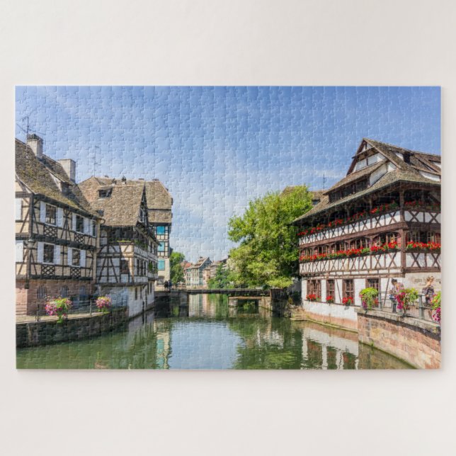 Schönes Holz Zuhause Straßburg Frankreich Reisen (Horizontal)