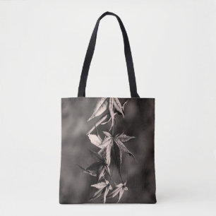 Schönes japanisches Ahornblätterportrait Sepia Tasche