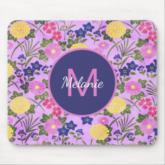 Schönes lila vintage Blumenmuster Monogramm Mousepad