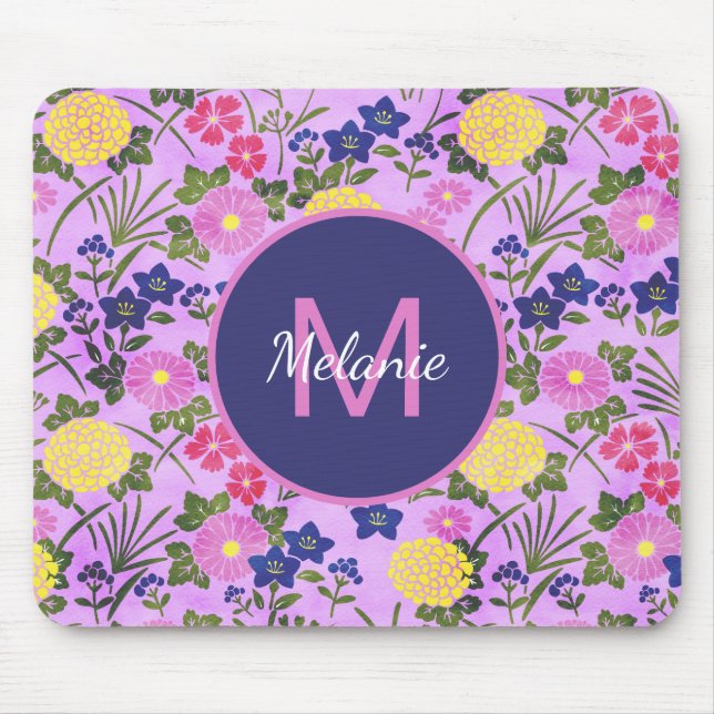 Schönes lila vintage Blumenmuster Monogramm Mousepad (Vorne)