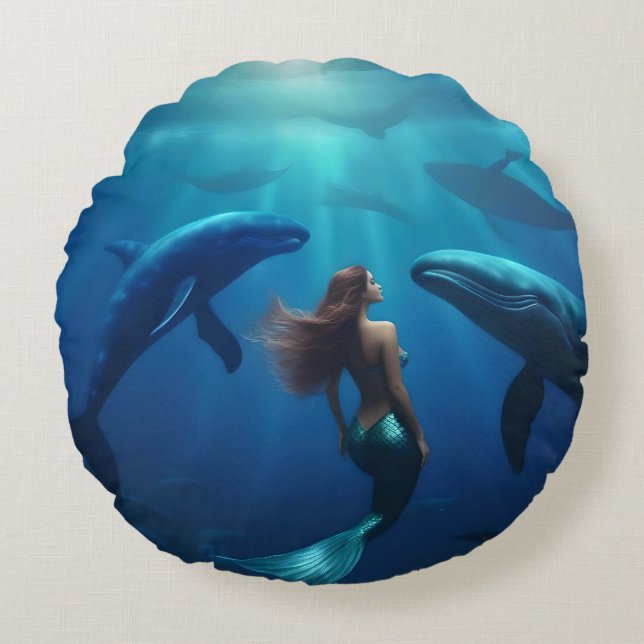 Schönes Meerjungschwimmen mit Humpbackwalen, Rundes Kissen (Vorderseite)