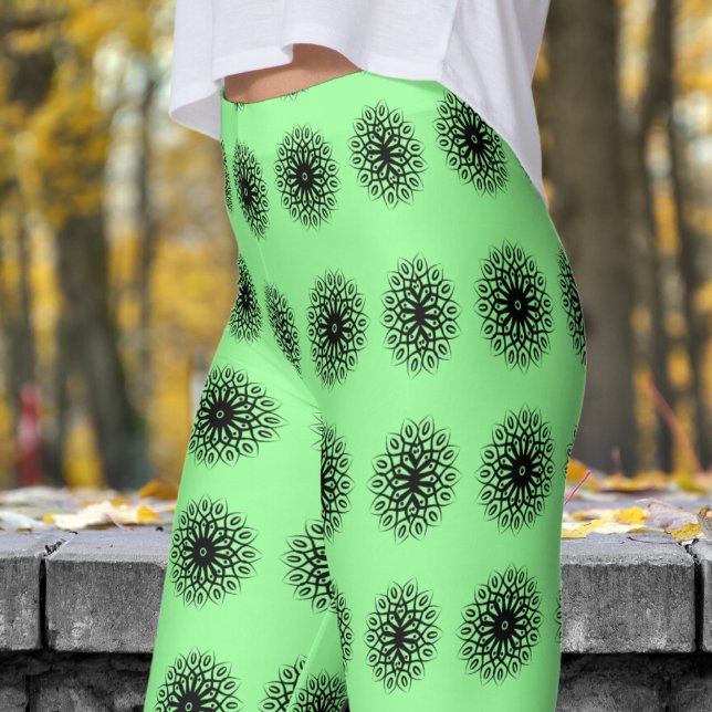 Schönes Minze Green und Black Mandela Muster Leggings (Mandela on Mint Green)