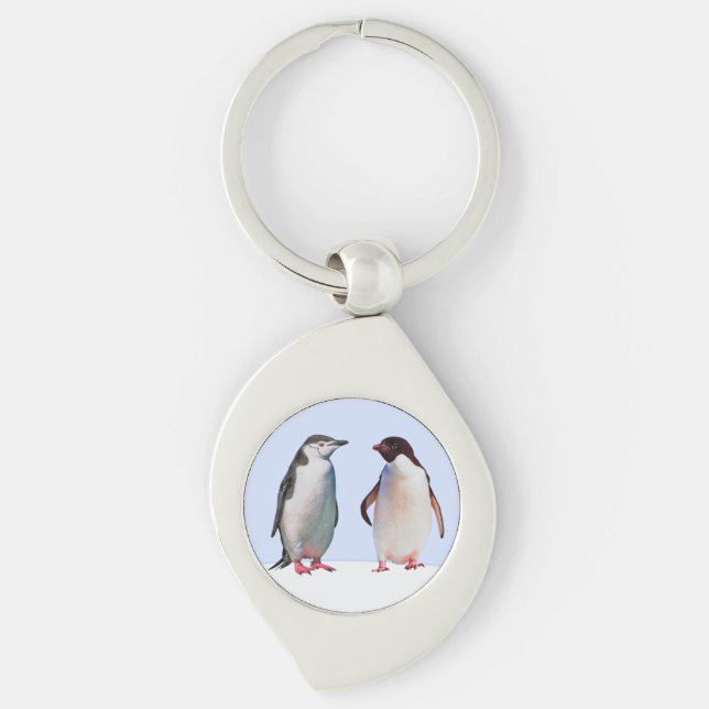 Schönes Penguin Bird Couple auf Light Blue Schlüsselanhänger (Vorderseite)