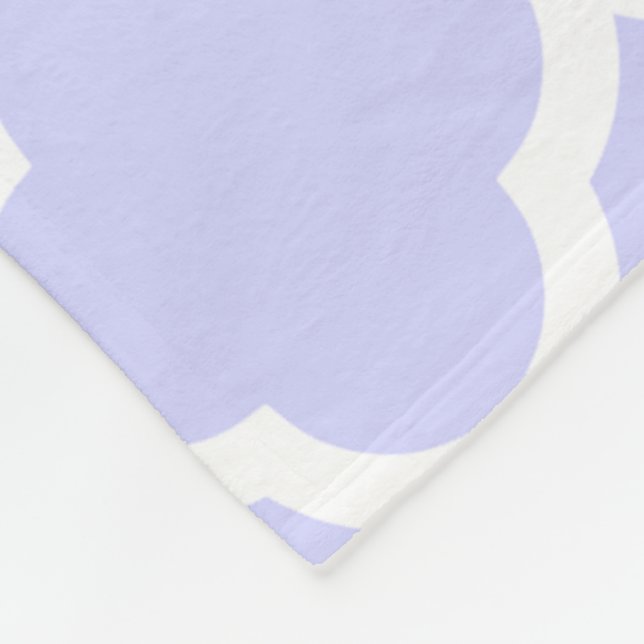 Schönes Periwinkle Quatrefolienmuster Frühjahr Fleecedecke (Ecke)