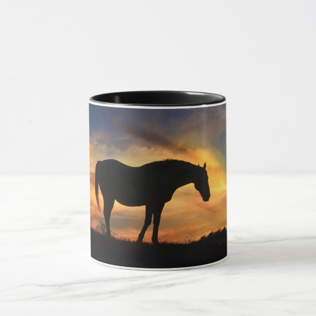 Schönes Pferd im Südwesten des Himmels Tasse (Zentrum)