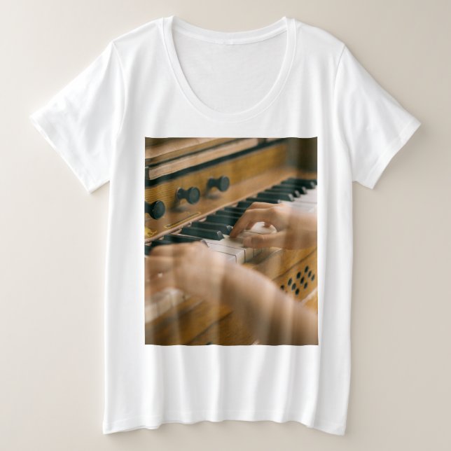 Schönes Piano Große Größe T-Shirt (Design vorne)
