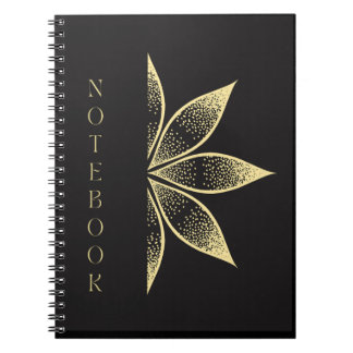 Schönes Schwarzes Notebook mit Niedlichem Goldenen Notizblock