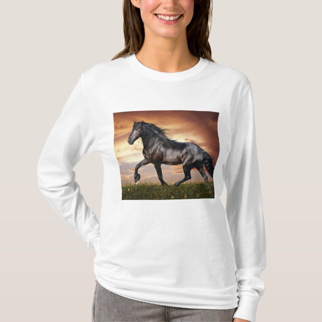 Schönes Schwarzes Pferd T-Shirt (Vorderseite)