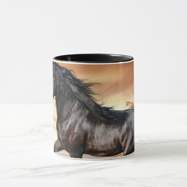 Schönes Schwarzes Pferd Tasse (Zentrum)