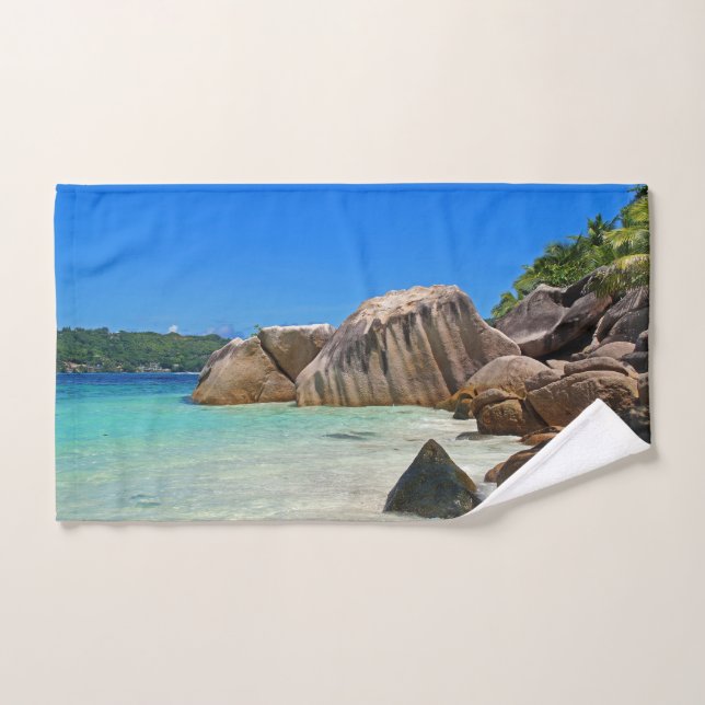 Schönes tropisches Meer mit einem Felsstrand Badhandtuch Set (Handtuch)