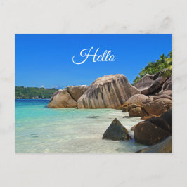 Schönes tropisches Meer mit einem Felsstrand Postkarte