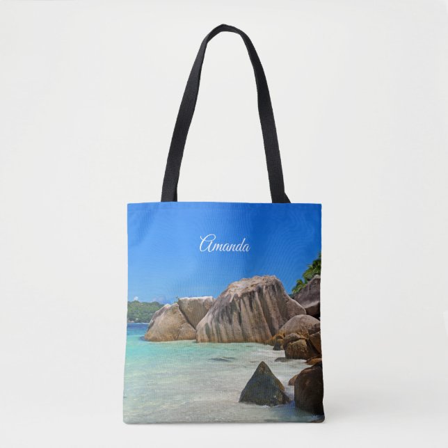 Schönes tropisches Meer mit felsenbedeckter Küste Tasche (Vorderseite)