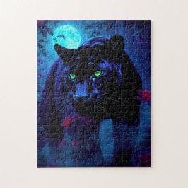 Schönes und majestätisches Panther mitten im Garte