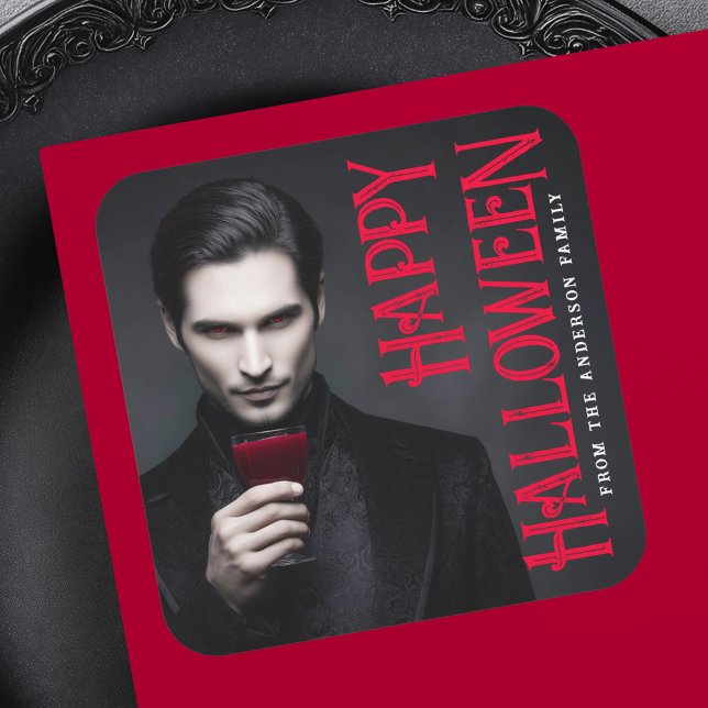 Schönes Vampir trinken Blut Happy Halloween Quadratischer Aufkleber (Handsome vampire drinking blood Happy Halloween Square Sticker)