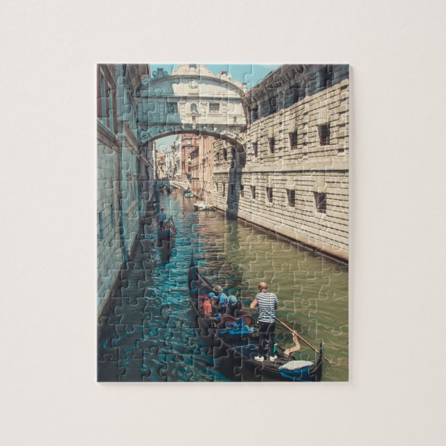 Schönes Venedig mit Gondelszene (Vertikal)