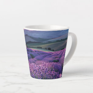 Schönes Waschfeld bei Sonnenuntergang Milchtasse