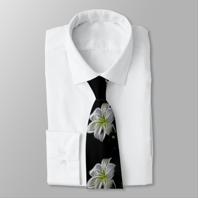 Schönes Weiß, Lilien-Blumen. Schwarzer Hintergrund Krawatte (Gebunden)