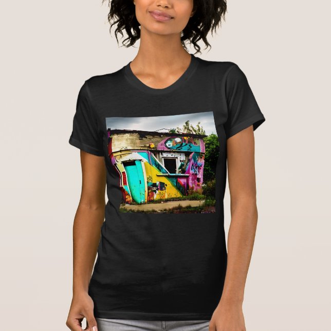 Schönheit in Zerstörung farbenfrohe Graffiti aband T-Shirt (Vorderseite)
