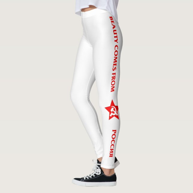 Schönheit kommt aus Russland auf russischen Leggings (Links)