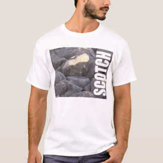 Schottisch auf den Felsen T-Shirt