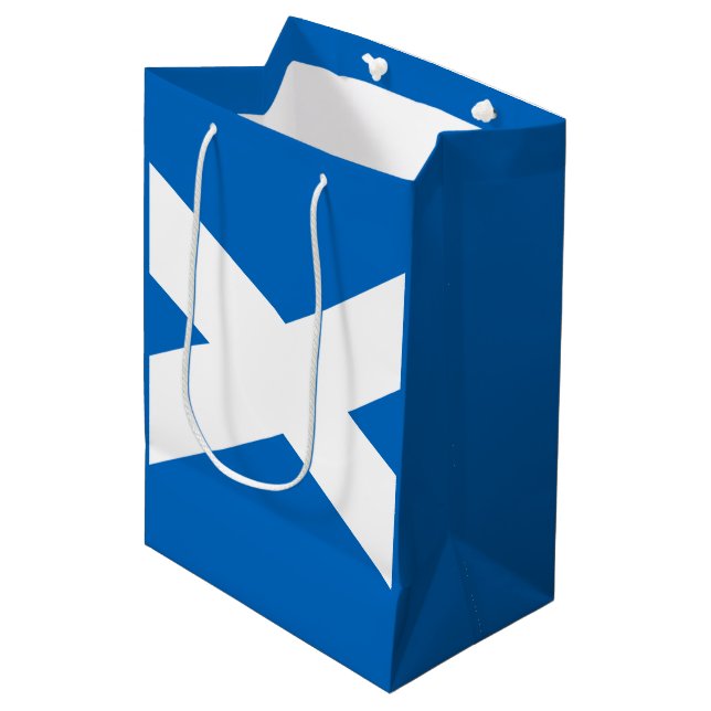 Schottische Flagge Mittlere Geschenktüte (Vorderseite Schrägansicht)