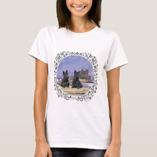 Schottische Terrier im Eilean Donan Castle T-Shirt