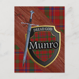 Schottischer Clan Munro Tartan Shield and Sword Postkarte