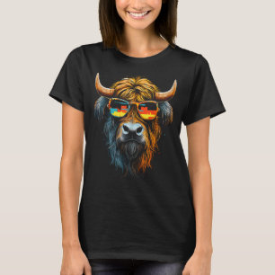 Schottisches Highland-Rind mit Sonnenbrille Retro T-Shirt