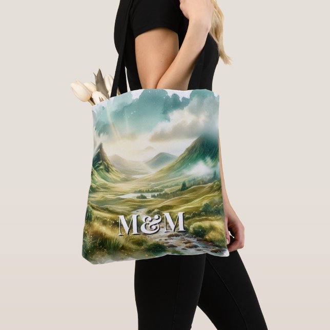 Schottland Highlands Ästhetik, Monogramm Modern Tasche (Von Nahem)