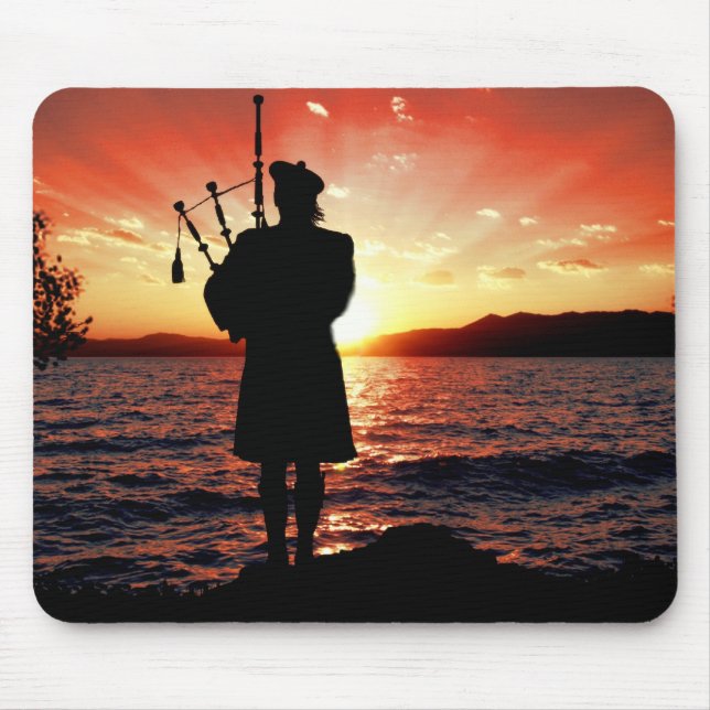 Schottland-Tasche pipper am Sonnenuntergang Mousepad (Vorne)