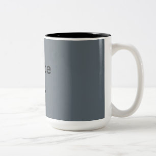 Schreiben Sie auf Schreibmaschine Zweifarbige Tasse