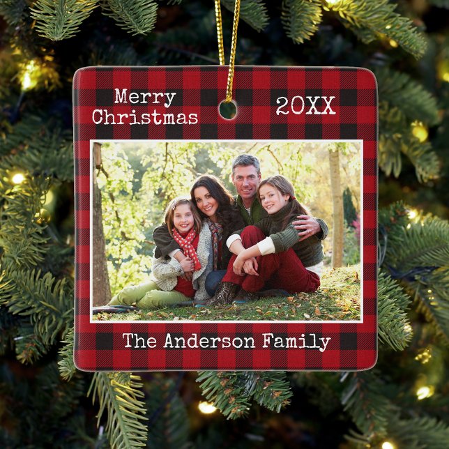 Schreibmaschine Text Frohe Weihnachtsfamilie Foto  Keramikornament (Customize with your photo, names and year.)