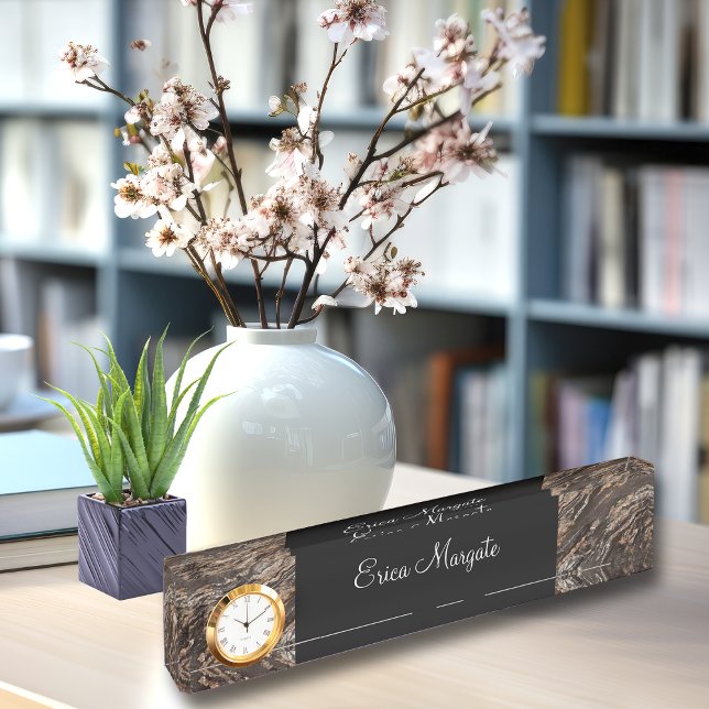 Schreibtisch mit Schreibtisch für Classy Office-Fü Namensplakette (Von Creator hochgeladen)