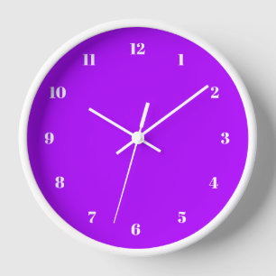 Schriftart für lila Wandleuchten mit benutzerdefin Uhr
