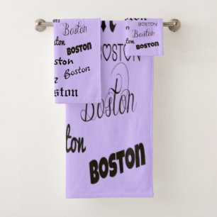 Schriftart in Boston auf Lavender Badhandtuch Set