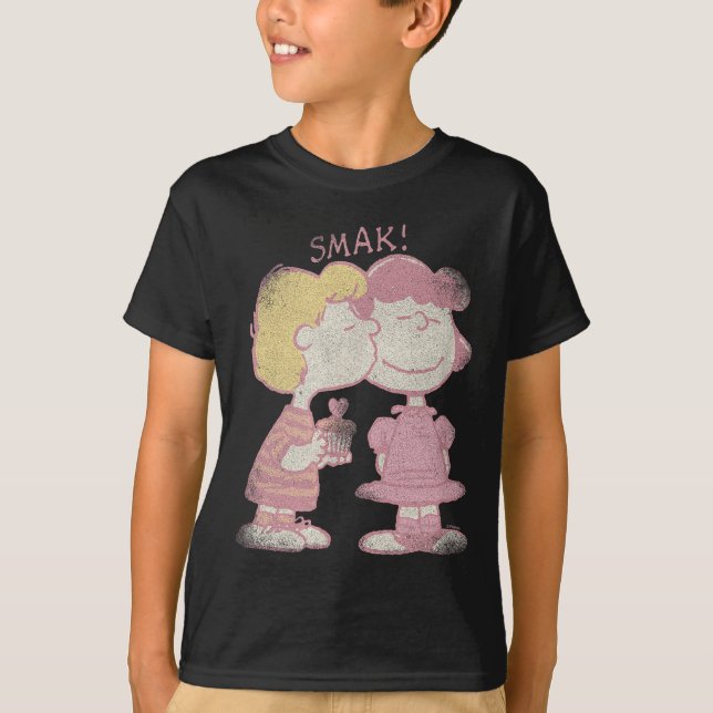 Schroeder &amp; Lucy Valentine's Day Kiss  T-Shirt (Vorderseite)