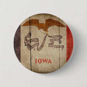 Schroffe hölzerne Iowa-Flagge Button