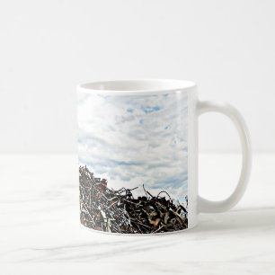 Schrottplatz-Altmetall am Depot Kaffeetasse