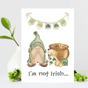 Schüchterner Gnom zum St. Patrick’s Day Grußkarte Ankündigung