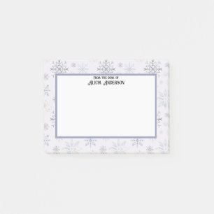 Schulbüro für Winterschneeflocken vom Schreibtisch Post-it Klebezettel