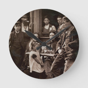 Schuleschwänzen Alf von Whitechapel, 'vom Runde Wanduhr