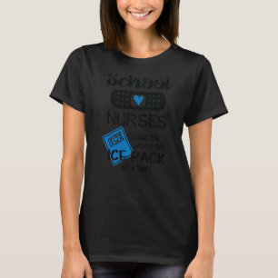 Schulkinder, die das weltweit einteilige Eispaket T-Shirt