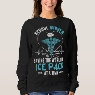 Schulkinder, die das World One Ice Pack auf einem  Sweatshirt