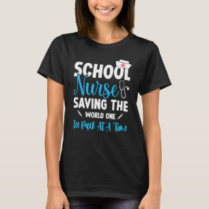 Schulkinder, die das World One Ice Pack auf einem  T-Shirt